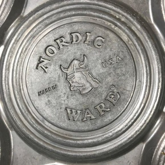 NWOT Nordic Ware Snowflake Non-Stick Pancake Pan - Picture 8 of 9